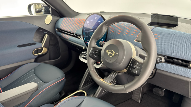 MINI Aceman 135kW E Classic 43kWh 5dr Auto Electric Hatchback